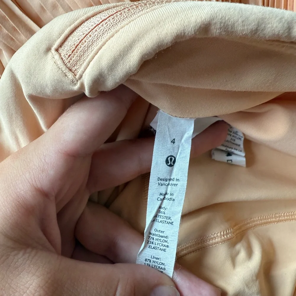 Lululemon Athletica Beige Pleated Mini Skirt - Picture 4 of 4